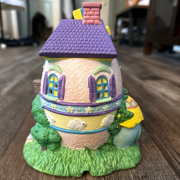 Easter House Hand-Painted Porcelain Decoration - Picture 2 of 5